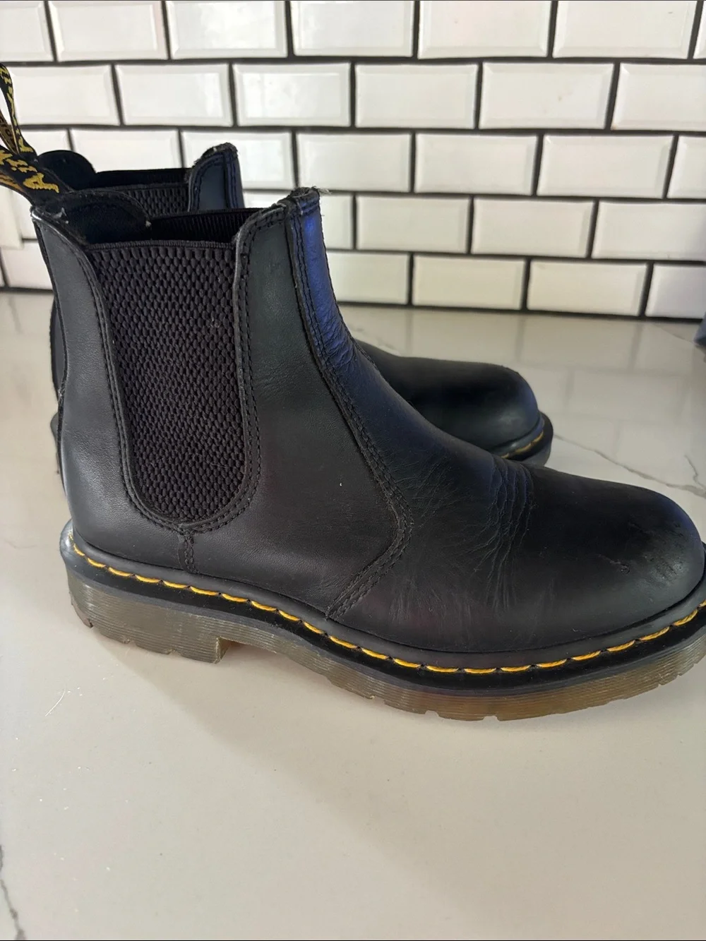 Dr Martens 2976 Slip Resistant Leather Chelsea Boots, Women’s 7/Men’s 6 EXC COND